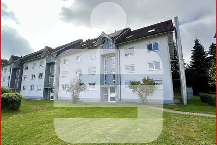 Wohlfühlen & investieren - großzügige Erdgeschosswohnung mit Balkon & TG-Stellplatz in Jestetten