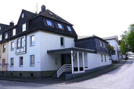 Haus zum Kaufen in Brilon 355.000,00 € 282.95 m²