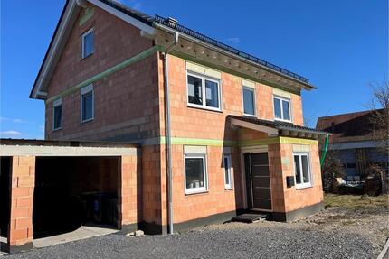 Einfamilienhaus mit Doppelgarage - teilweise fertiggestellt - Eiterfeld