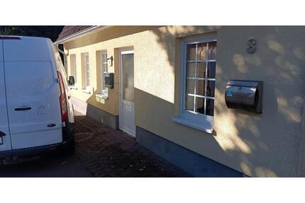 Zweizimmerwohnung ebenerdig , kleine Terrasse , Carport , - Husum