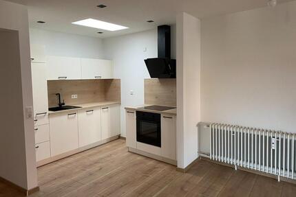 Altbauwohnung am Marktplatz Feuchtwangen – Erstbezug mit EBK