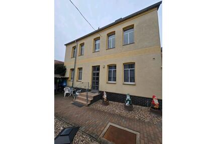 Ruhige 2-Raum-Wohnung zu vermieten - Burg