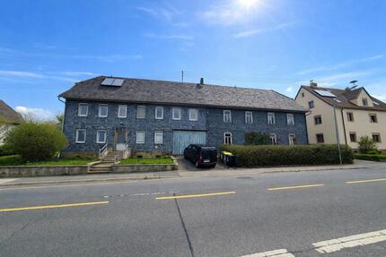 Wohnhaus mit sofort nutzbarem Wohnbereich und 350m² Ausbaureserve - Sonnefeld