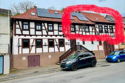 Attraktive Eigentumswohnung mit großer Dachterrasse & Stellplätze - Breuberg