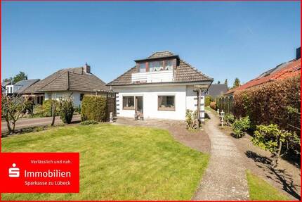 Sanierungsbedürftiges Ein-Zweifamilienhaus in exklusiver Lage, Lauerholz - Lübeck St. Gertrud