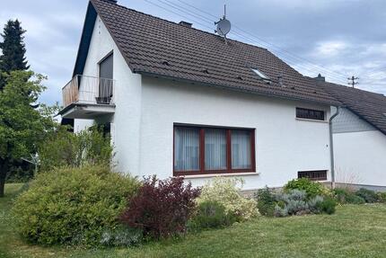 Freistehendes Einfamilienhaus - 300.000,00&nbsp;EUR Kaufpreis, ca.&nbsp; 85,00&nbsp;m&sup2; in Schwalbach (PLZ: 66773)