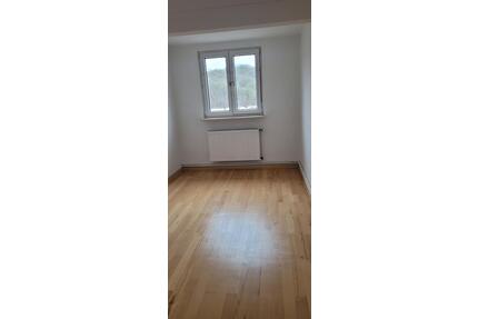 helle Wohnung mit ca. 80 qm - 425,00&nbsp;EUR Kaltmiete, ca.&nbsp; 80,00&nbsp;m&sup2; in Eisenach (PLZ: 99817)