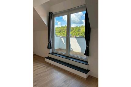 3-Zimmer Dachgeschoß Wohnung mit Balkon - Bessenbach