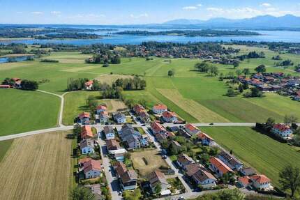 Wohnen nahe dem Chiemsee - 500 m zum See | Jetzt günstig selbst bauen mit genehmigten 200 m² Wfl - Prien