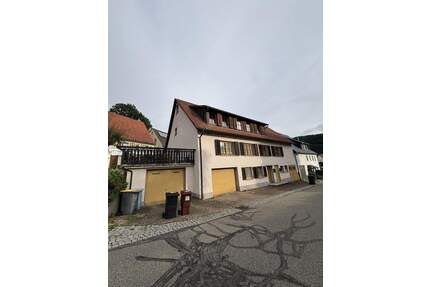 Zweifamilienhaus mit Scheune und Ausbaupotential in Reichenbach a. H. - saniert, gepflegt, vermietet - Reichenbach am Heuberg