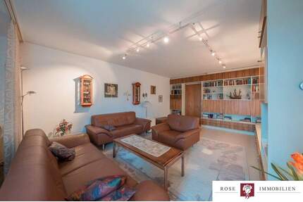 Wohnen über den Dächern von Fellbach! Gepflegte 3,5 Zimmer ETW mit TG, Stellplatz und Fahrstuhl