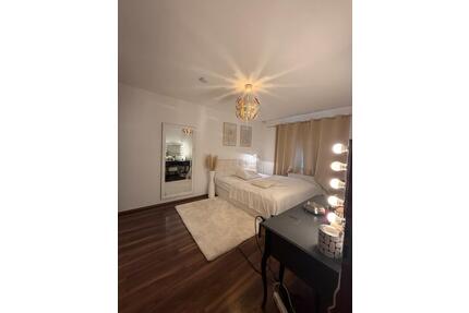 Möblierte 2-Zimmer-Wohnung (65 qm) in Köln-Marsdorf