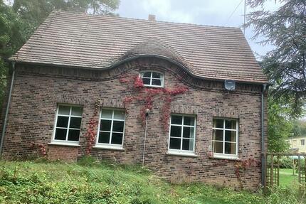 Haus im Wald zu verkaufen - 100.000,00&nbsp;EUR Kaufpreis, ca.&nbsp; 140,00&nbsp;m&sup2; in Burow (PLZ: 17089)