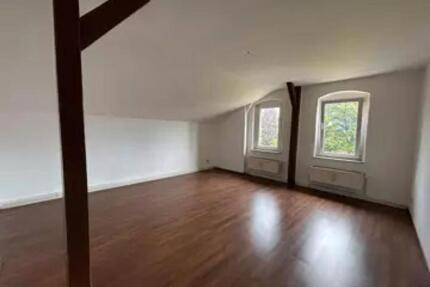 Schöne Dachgeschoss Wohnung wieder zu haben (zentrumsnah) - Zittau
