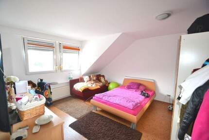Frei ab sofort 2-Zimmerwohnung im 2. Obergeschoss (Dachgeschoss) Ohne Einbauküche Ohne Aufzug - Konz