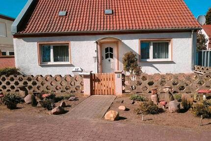 Einfamilienhaus auf dem Land m. Hof und Garten in guter Lage - Möckern