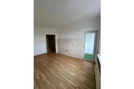 2 Raum Wohnung mit Balkon in Gera Quellenstraße 3. OG