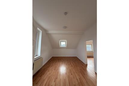 Charmante 4-Zimmer-Altbauwohnung mit großem Dachboden - Recklinghausen König Ludwig