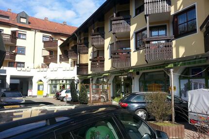 Vermiete zentrumsnahe Wohnung mit kleinen Balkon in Straubing