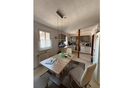 Helle 3 Zimmer Wohnung mit Balkon (Stuttgart Wangen)