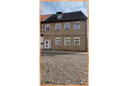 Großzügiges charmantes Stadthaus - mit sichtgeschütztem Innenhof - ideal als Mehr-Generationen-Haus - Stavenhagen Stavenhagen, Reuterstadt