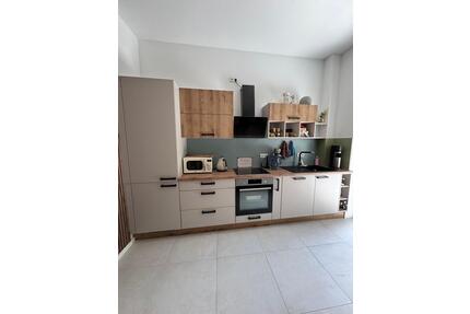 Stilvolle 3-Zimmer-Altbauwohnung, kernsaniert mit hohen Decken - Frankfurt am Main Rödelheim