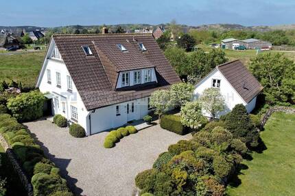 Exklusives Anwesen mit Ferienwohnung und traumhaftem Garten auf Sylt - List