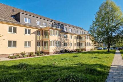 Erstbezug nach Komplettsanierung - 2,5-Raum-Wohnung mit Balkon - barrierefrei - Glauchau