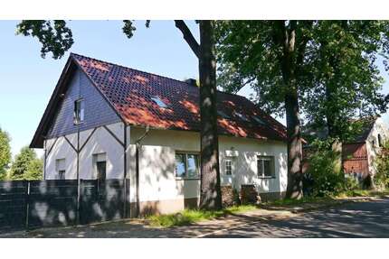 Haus zum Kaufen in Wiesengrund 197.000,00 € 175 m²