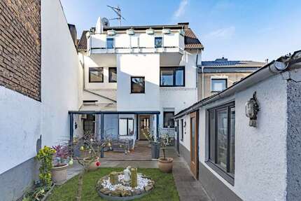 Haus zum Kaufen in Frechen 625.000,00 € 216 m²