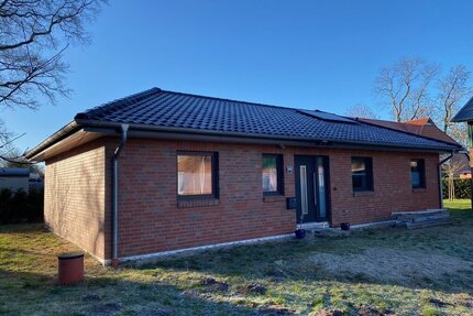 Bungalow u. Resthof, auf einem schönen Grundstück in Dorfrandlage! - Hohn