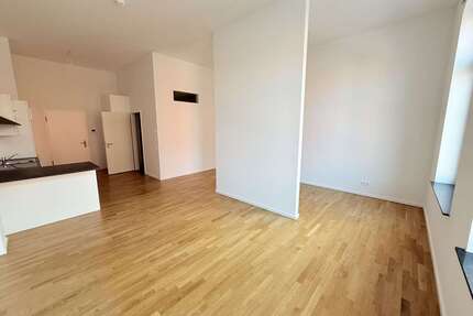 Wohnung zum Mieten in Berlin 929,63 € 48.59 m²