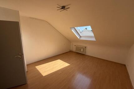 Attraktive 3-Zimmer-Dachgeschosswohnung in Frankfurter Bestlage [HMR-O02E10] [HMR-O02E10] - Frankfurt am Main Nordend West