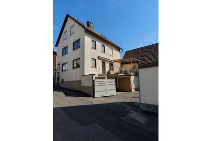 Geräumiges und sehr gepflegtes 2-Fam. Haus mit üppigem Nebengebäudeplatz - Leinach