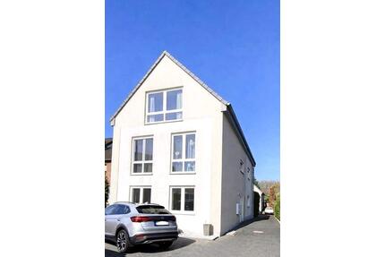 Moderne 3-Zimmer ETW|85 qm|Stellplatz|10 qm Balkon|MAKLERFREI - Köln Porz