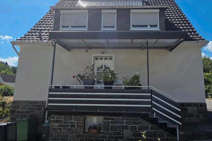 Zweifamilienhaus in Wiehl - 400.000,00&nbsp;EUR Kaufpreis, ca.&nbsp; 161,00&nbsp;m&sup2; in Wiehl (PLZ: 51674)