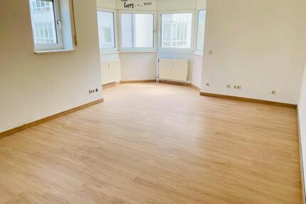 Moderne 2-Zimmer-Wohnung mit Wintergarten in ruhiger Lage - Regensburg Ganghofersiedlung