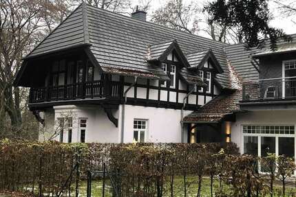 Haus zum Mieten in Bremen St. Magnus 2.620,00 € 215 m²