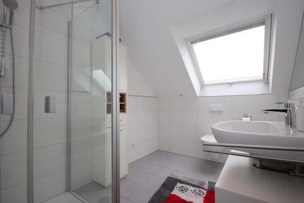 Moderne 2-Zimmer-Dachgeschosswohnung mit zwei Balkonen - Paderborn Elsen