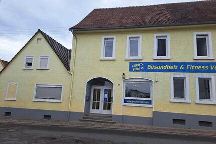 Großes Wohnhaus - 380.000,00&nbsp;EUR Kaufpreis, ca.&nbsp; 700,00&nbsp;m&sup2; in Mehlingen (PLZ: 67678)