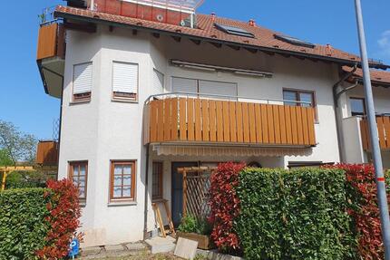 Schöne helle 3-Zimmer-Wohnung mit Balkon und Garage u. Stellplatz - Bretzfeld