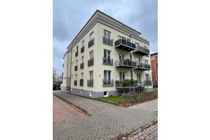 Moderne große 2 Zimmerwohnung mit 2 Balkonen, Keller und Außenstellplatz in der Hansestadt Stralsund-Knieper Vorstadt zu vermieten.