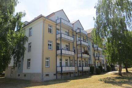 Gemütliches Wohnen im Dachgeschoss mit Fahrstuhl - Am Michaelisholz 3 - Naumburg (Saale)