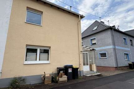 Haus zum Kaufen in Großrosseln Karlsbrunn 99.000,00 € 130 m² - Großrosseln / Karlsbrunn