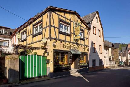 Einfamilienhaus mit Weinstube und Gästezimmern - Ellenz-Poltersdorf
