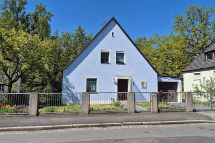 Wohnen am Wiesengrund - gepflegtes Familienhaus mit Wintergarten und Gartenidylle - Fürth Südstadt