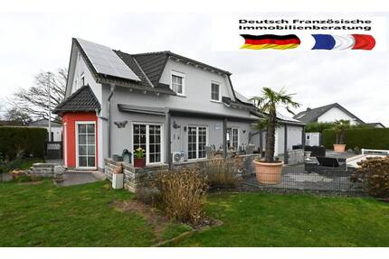 Einfamilienhaus mit Pool und Überdachter Terrasse in Diefflen - Dillingen / Diefflen