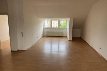 Leverkusen Manfort Helle, freundliche Dachgeschosswohnung