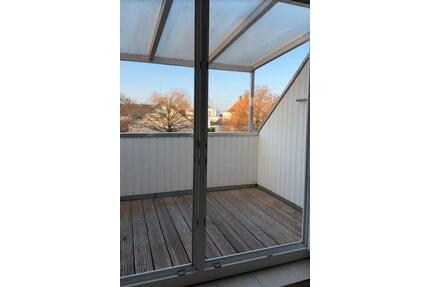 Große helle 4-Zimmer-DG-Wohnung (120 m?) mit Balkon in Gütersloh - Harsewinkel