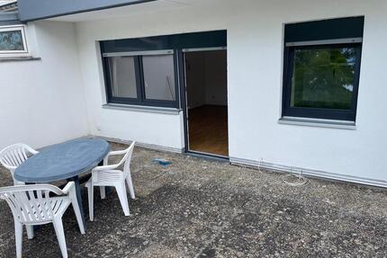 1 Zimmer Wohnung EBK, Terasse und Stellplatz - Gerbrunn